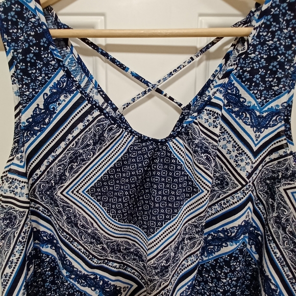 PerSeption Women strappy back paisley tank - Picture 3 of 6